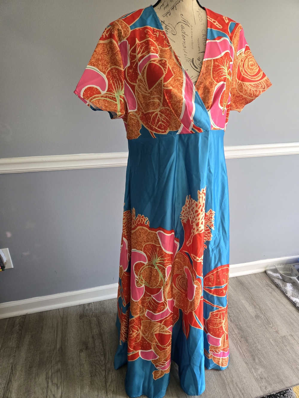 Turquoise Floral V-Neck Maxi Dress - Picture 3 of 8